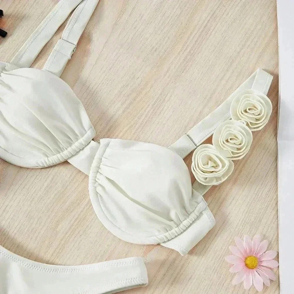 Beige Cute Women's Underwire 3d Floral Sexy Bikini Set - Picture 4 of 7